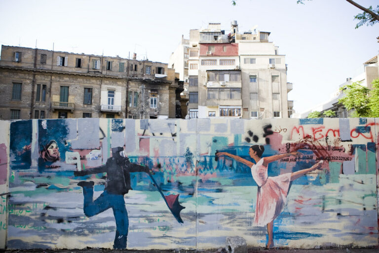 La fresque du « révolutionnaire et de la ballerine »
